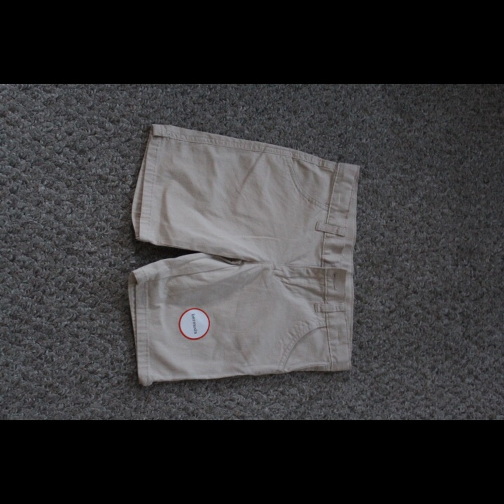 Bermuda khaki shorts